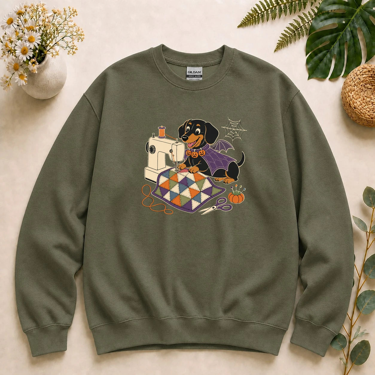 Halloween Sewing Dachshund – Cute Quilter Gift, Spooky Dog Lover Sweatshirt
