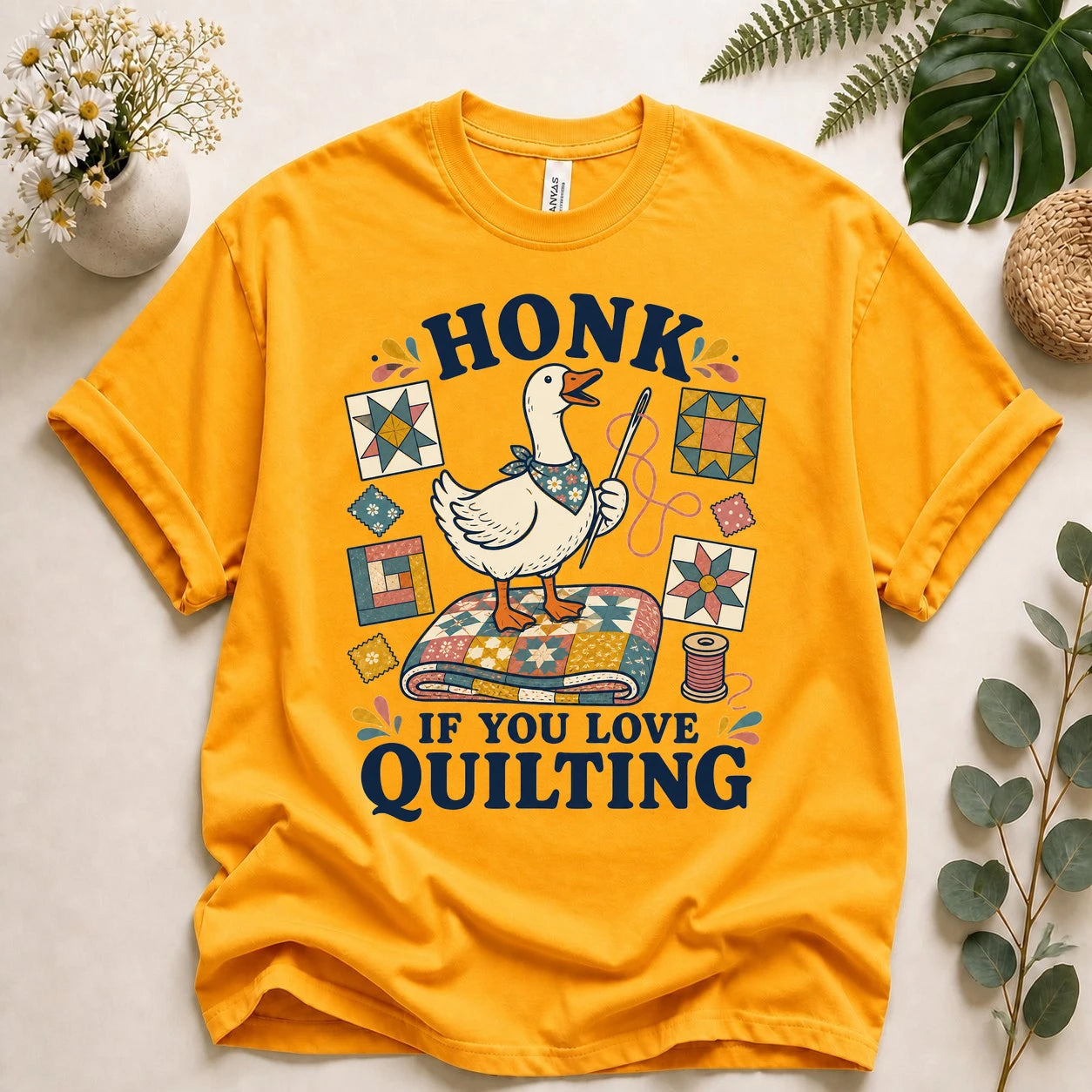 Honk If You Love Quilting T-Shirt – Funny Goose Quilter Sewing Unisex Tee
