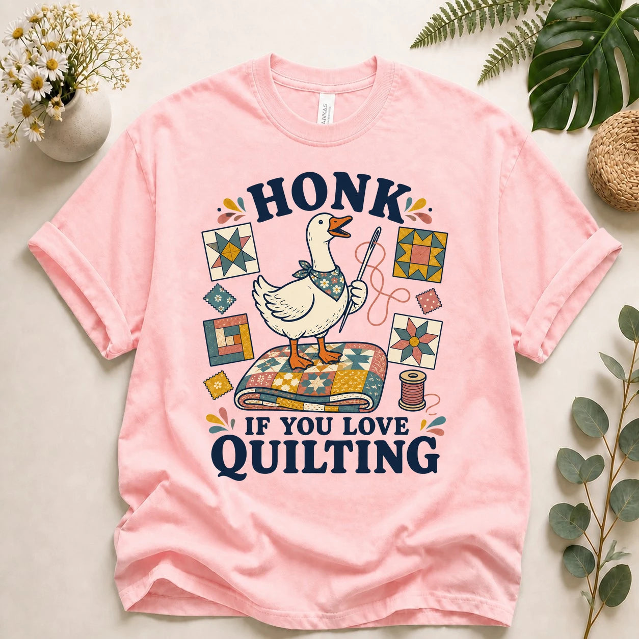 Honk If You Love Quilting T-Shirt – Funny Goose Quilter Sewing Unisex Tee