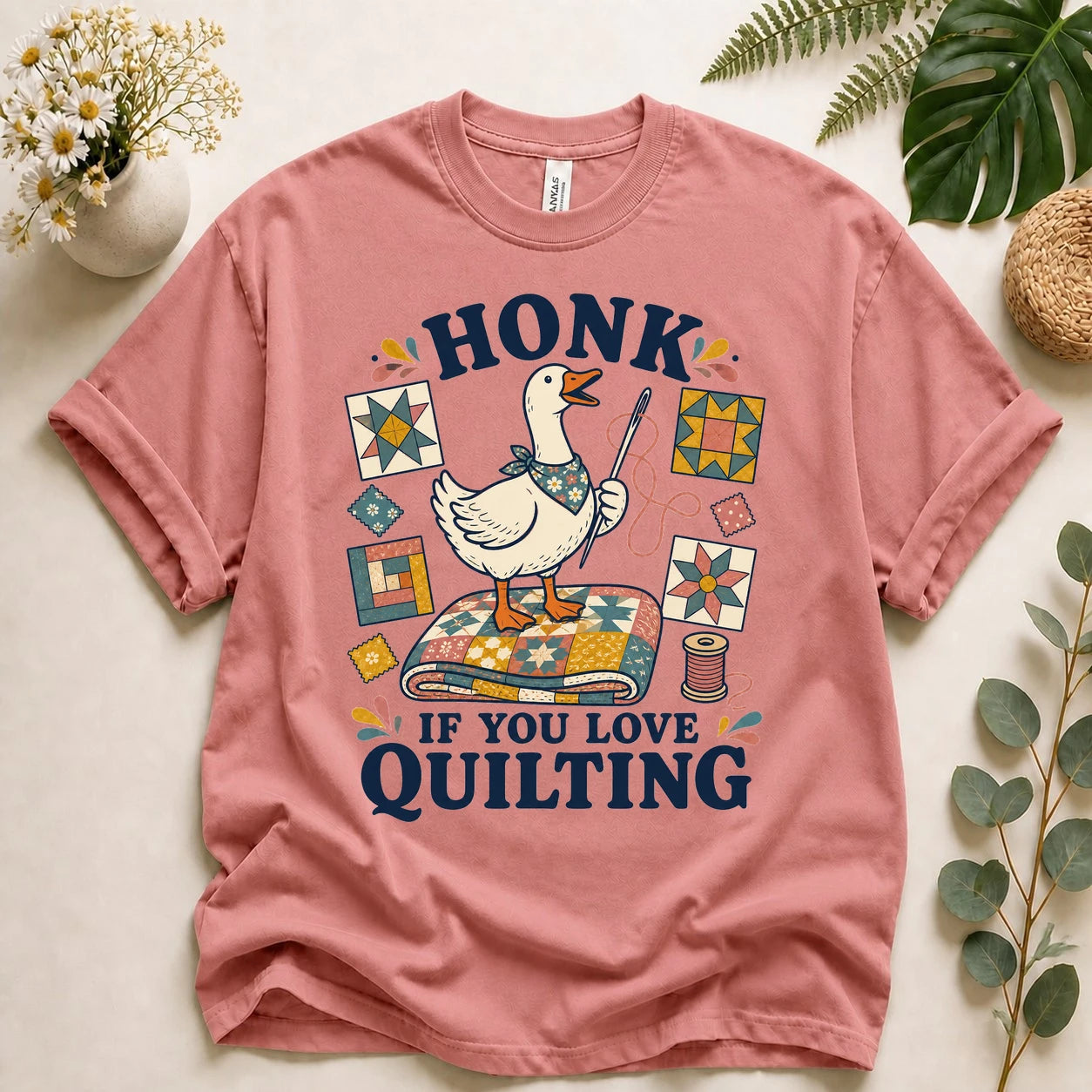 Honk If You Love Quilting T-Shirt – Funny Goose Quilter Sewing Unisex Tee