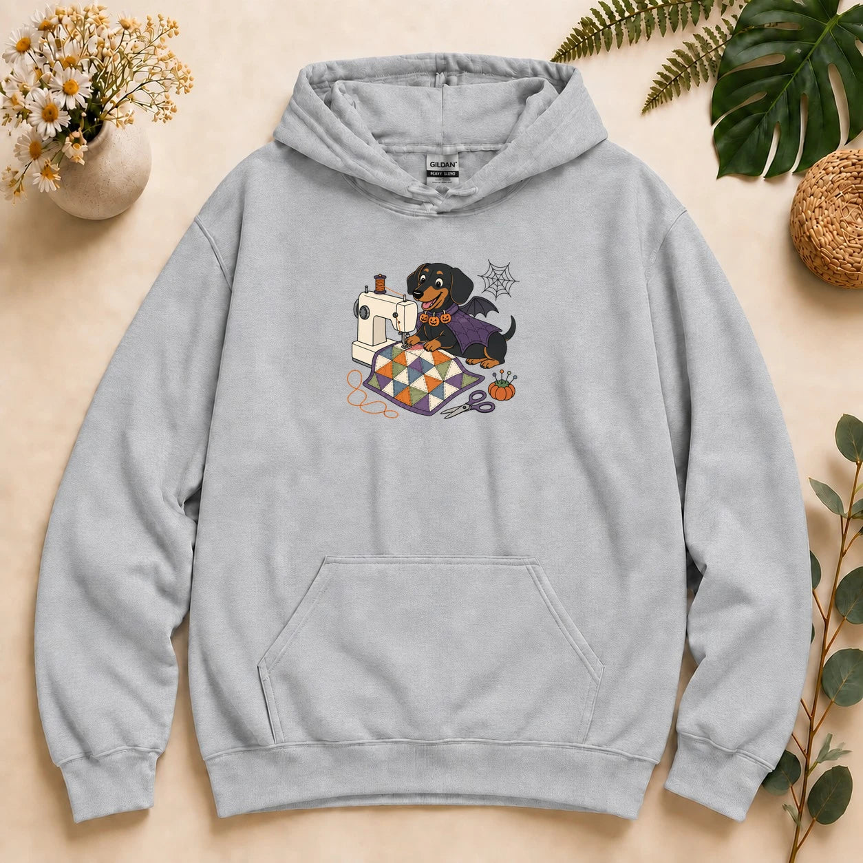 Halloween Sewing Dachshund – Cute Quilter Gift, Spooky Dog Lover Hoodie