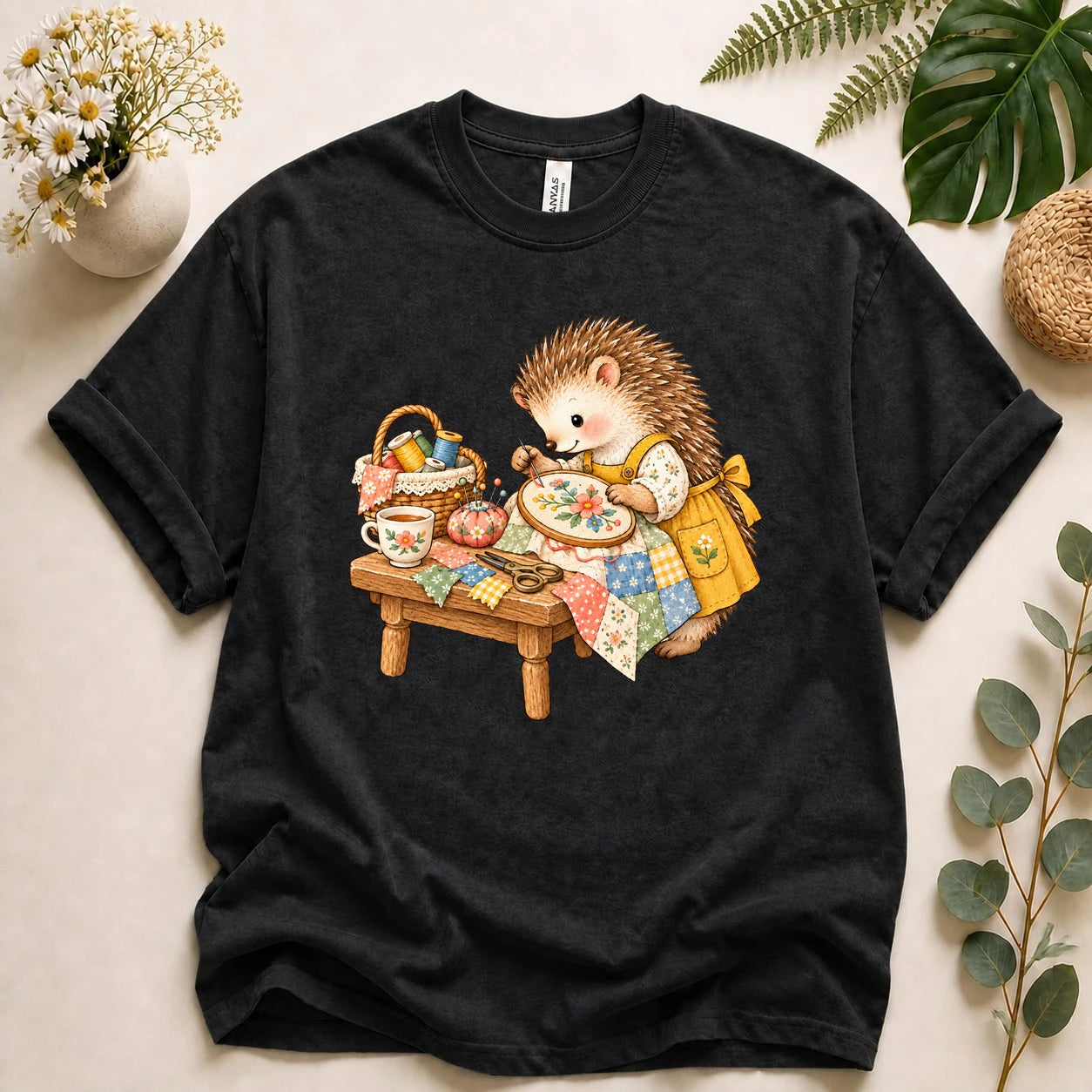 Cute Hedgehog Sewing – Embroidery Lover Gift, Cozy Patchwork Crafter T-Shirt