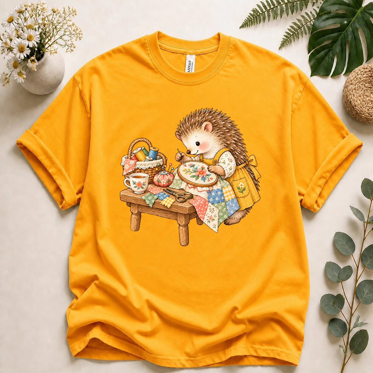 Cute Hedgehog Sewing – Embroidery Lover Gift, Cozy Patchwork Crafter T-Shirt