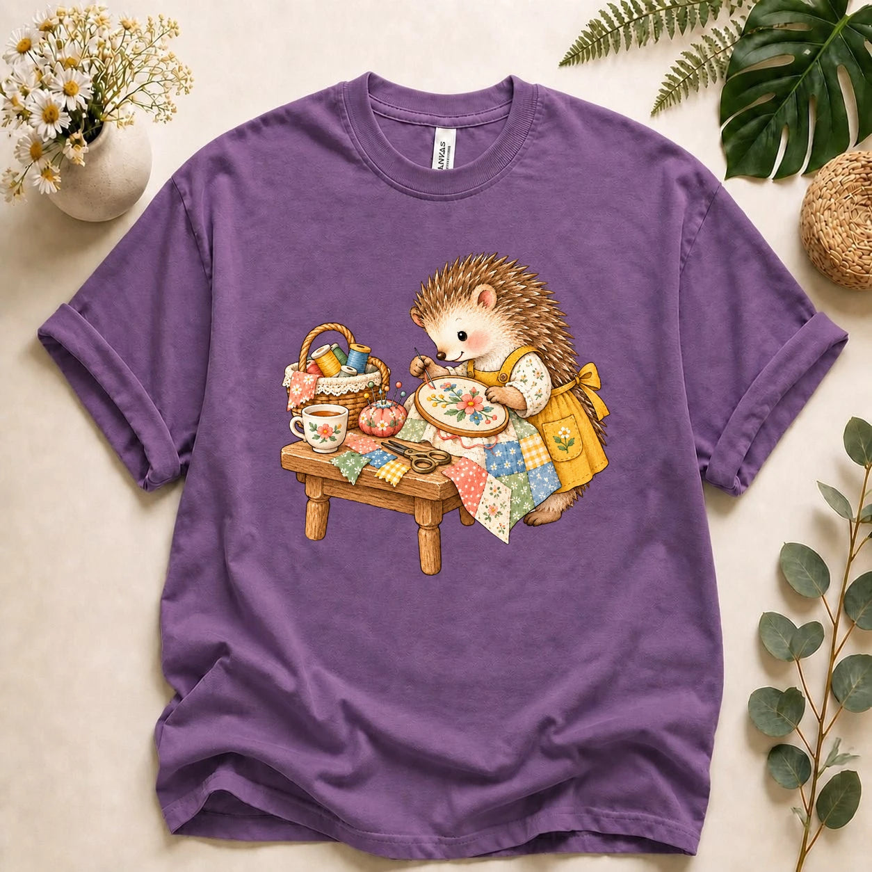 Cute Hedgehog Sewing – Embroidery Lover Gift, Cozy Patchwork Crafter T-Shirt