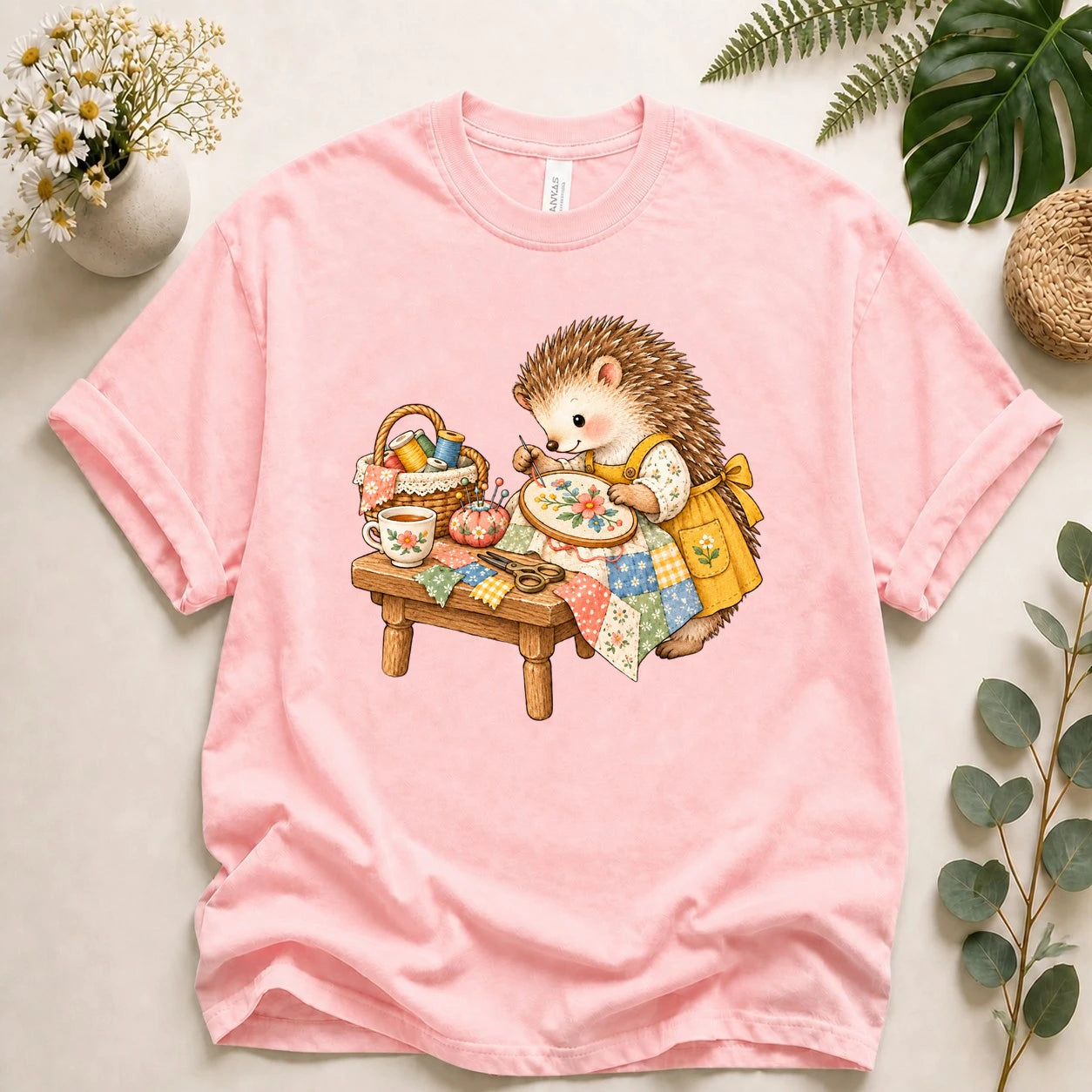 Cute Hedgehog Sewing – Embroidery Lover Gift, Cozy Patchwork Crafter T-Shirt