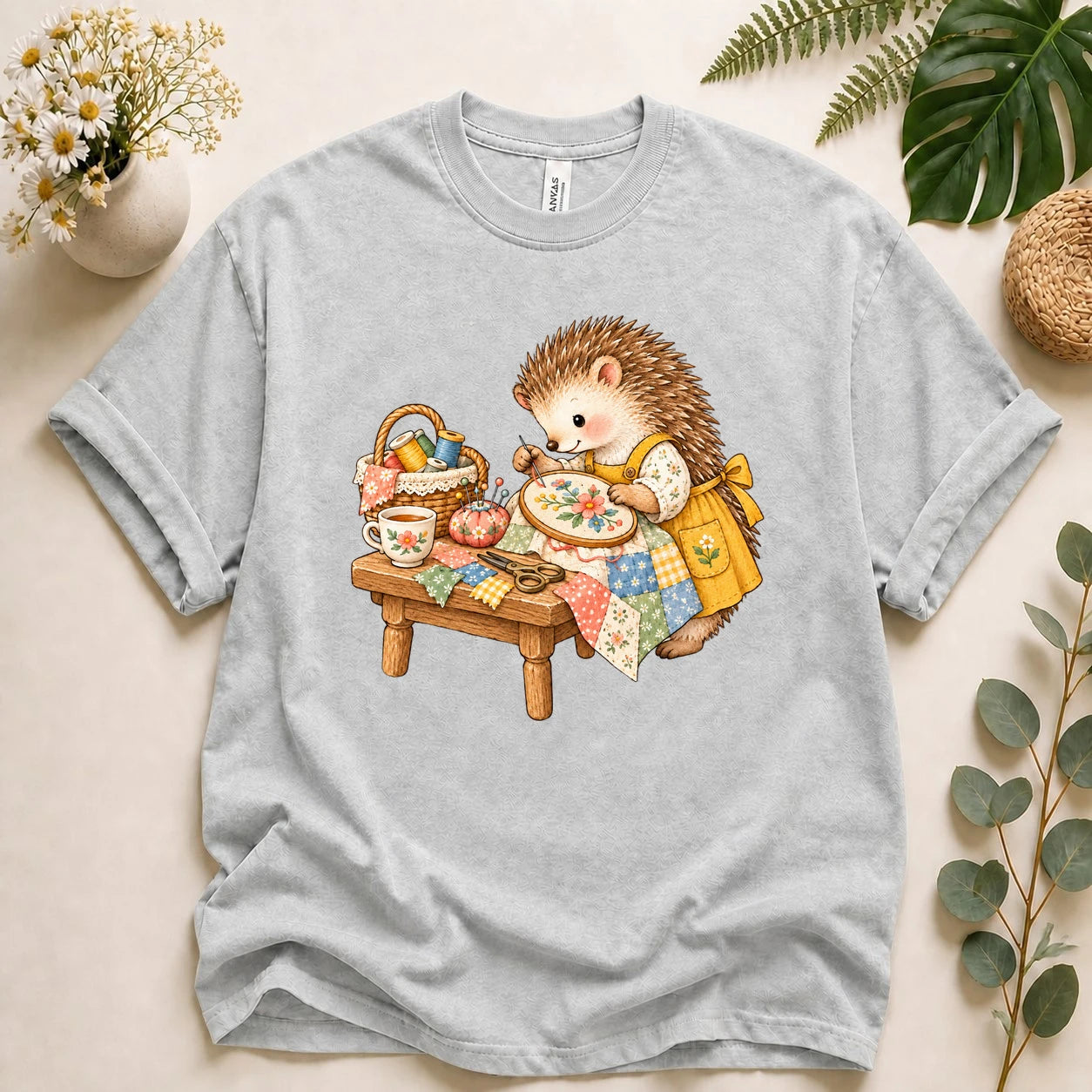 Cute Hedgehog Sewing – Embroidery Lover Gift, Cozy Patchwork Crafter T-Shirt