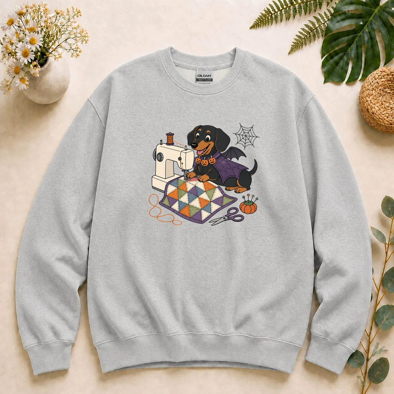 Halloween Sewing Dachshund – Cute Quilter Gift, Spooky Dog Lover Sweatshirt